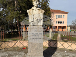 Sliven - Stoil Voyvoda – monument – flower laying