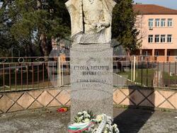 Sliven - Stoil Voyvoda – monument – flower laying