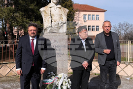 Sliven - Stoil Voyvoda – monument – flower laying