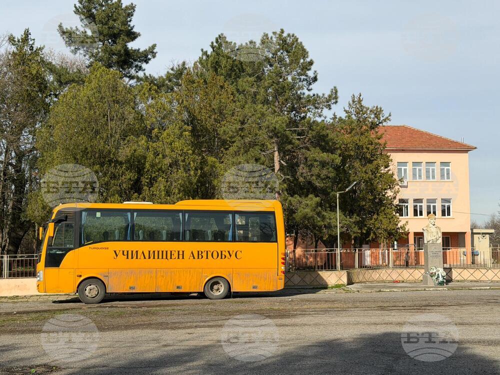 Sliven - Stoil Voyvoda – monument – flower laying