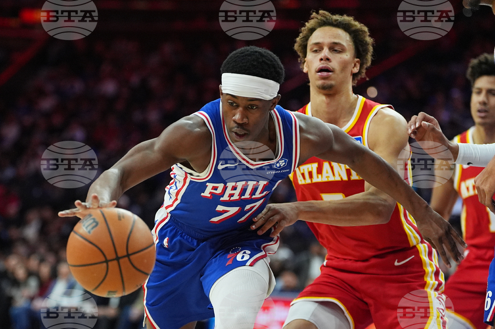 Hawks 76ers Basketball