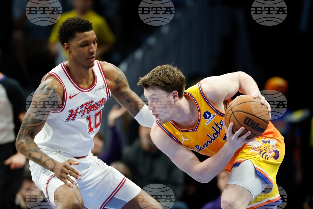 Rockets Hornets Basketball