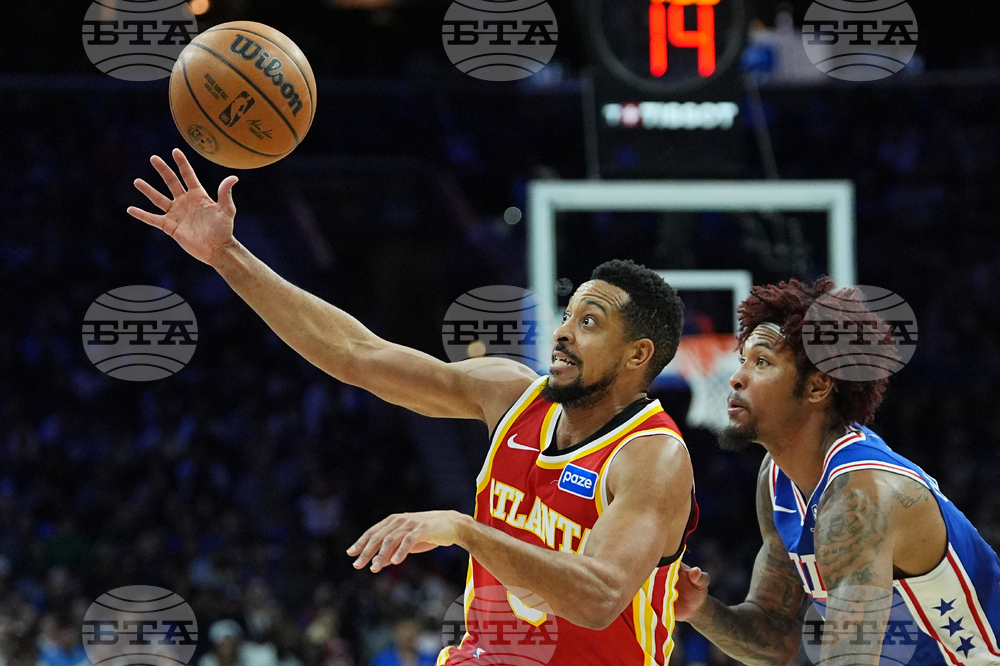 Hawks 76ers Basketball