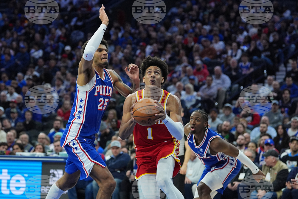 Hawks 76ers Basketball