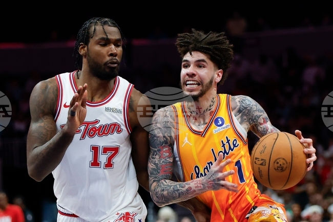 Гардът на Шарлът Хорнетс ЛаМело Бол се чувства "благословен", че не е пострадал след автомобилната катастрофа