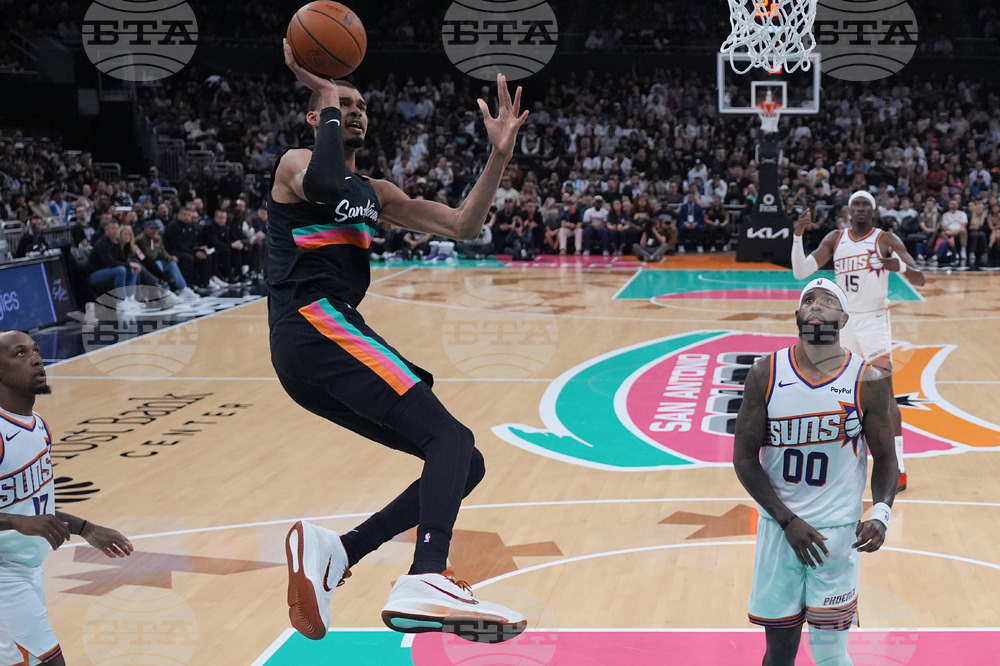 Suns Spurs Basketball