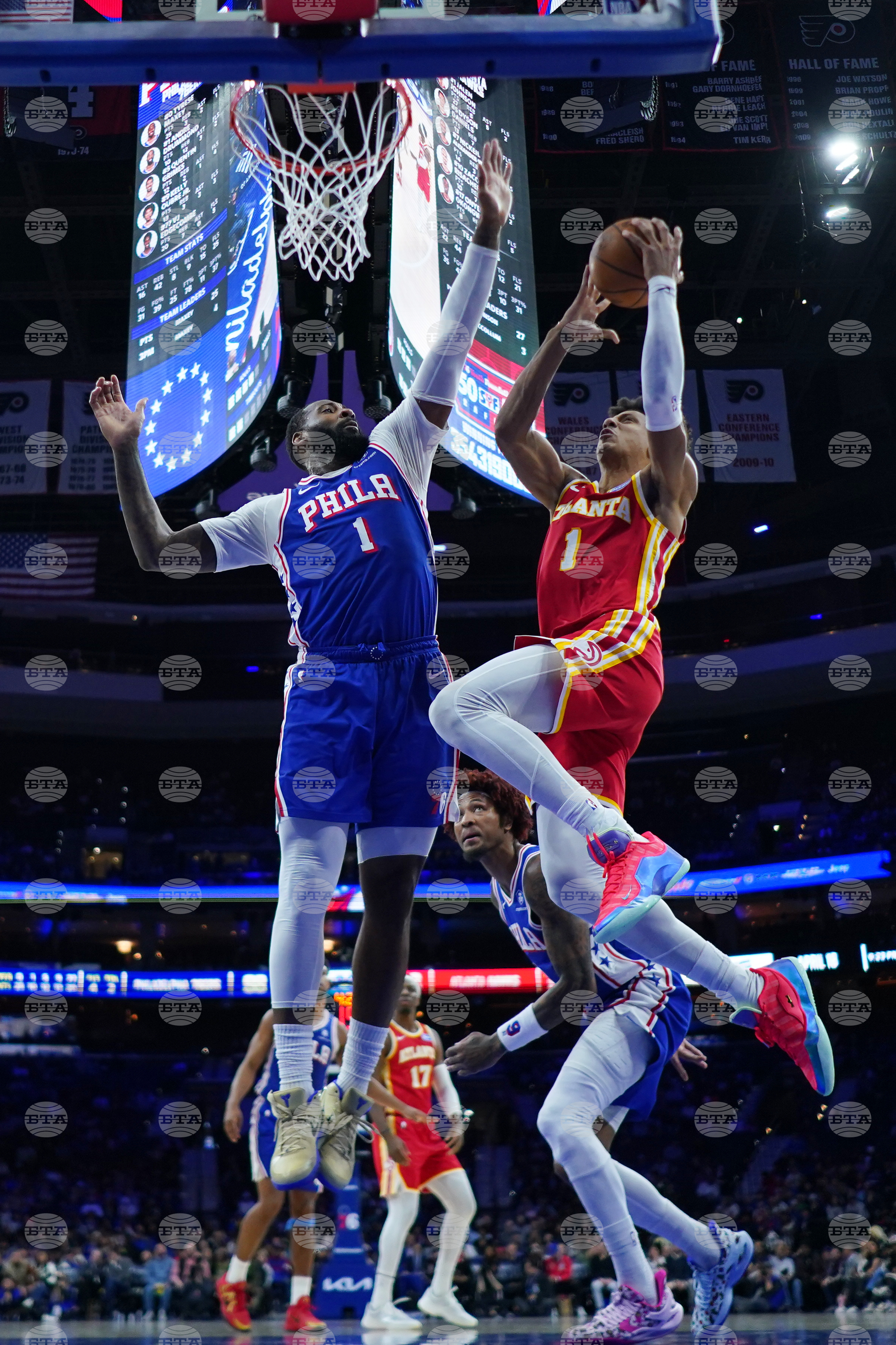 Hawks 76ers Basketball