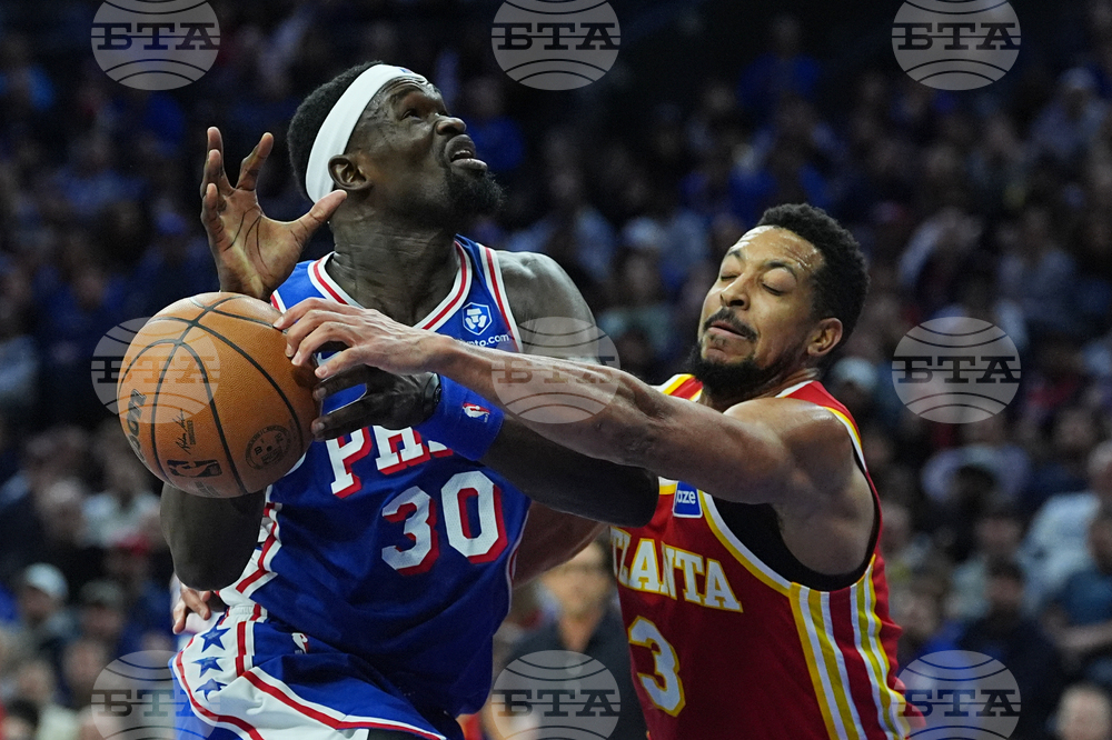 Hawks 76ers Basketball