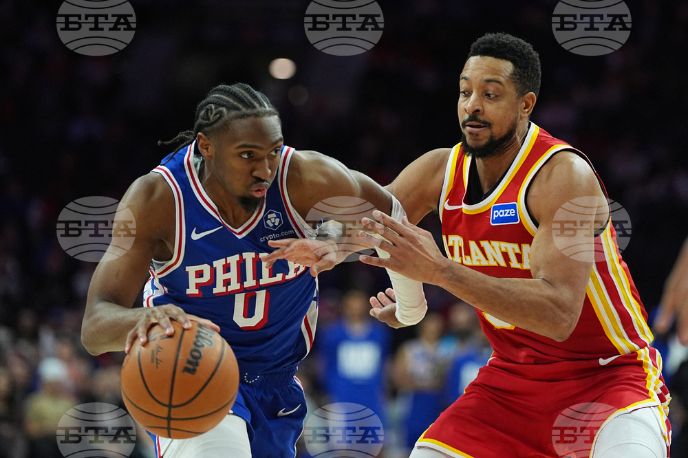 Hawks 76ers Basketball