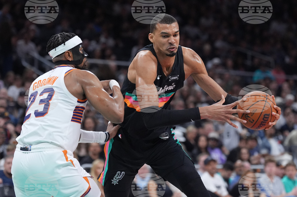 Suns Spurs Basketball