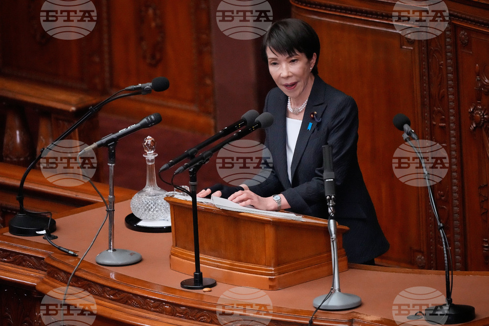 Министър-председателката на Япония обеща в програмна реч да скъса с "финансовия аскетизъм", за да съживи икономиката на страната