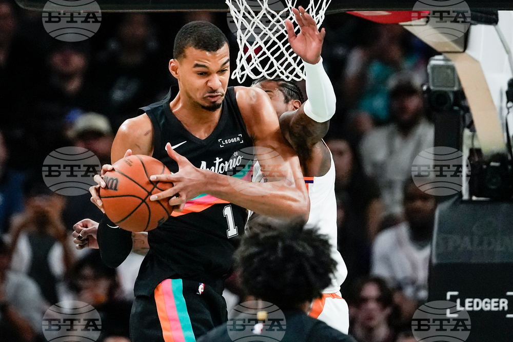 Suns Spurs Basketball