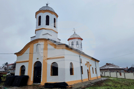 Село Горна Митрополия - храм „Света Троица“ - ремонт