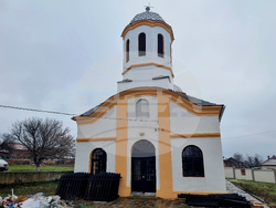 Село Горна Митрополия - храм „Света Троица“ - ремонт