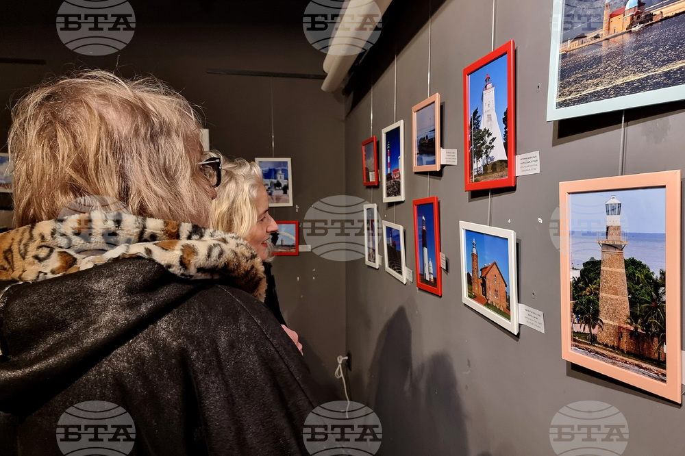 Варна - снимки на фарове - изложба