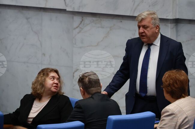 Това, което чух от парламентарната трибуна, е достатъчно Цицелков сам да си подаде оставката, смята Манол Генов