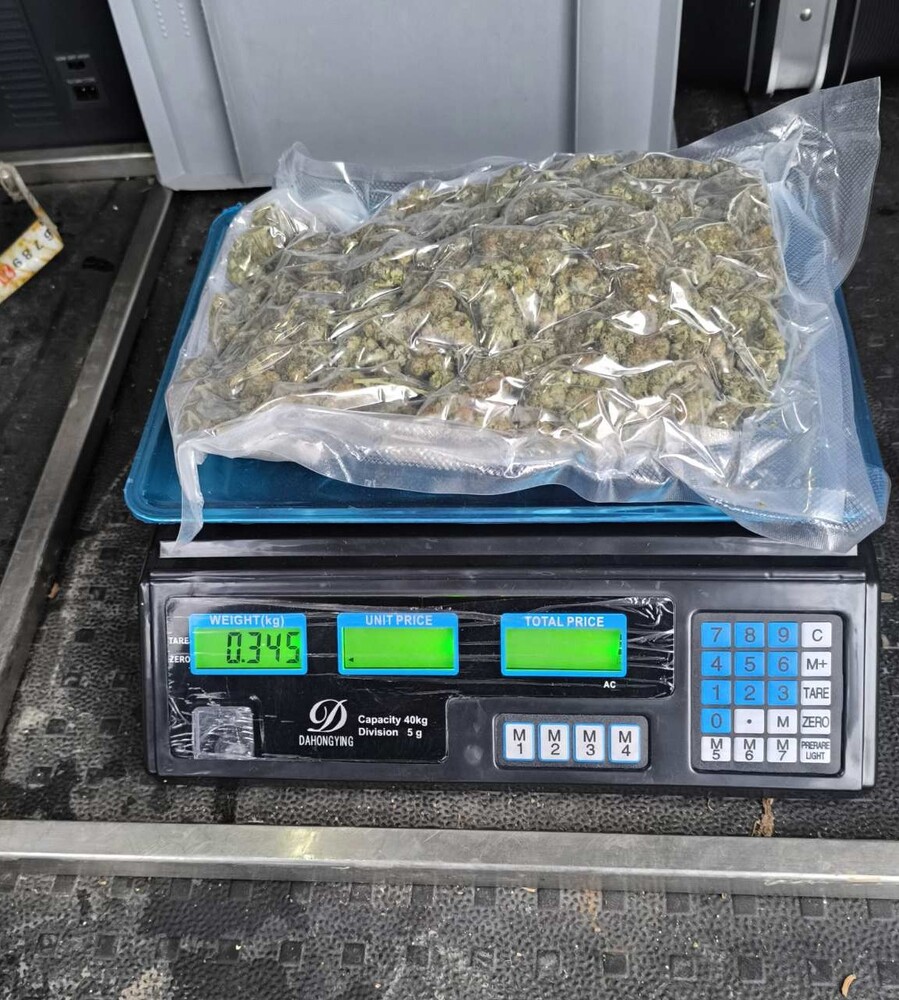 При полицейска операция в Разградско са задържани двама души за разпространение на наркотични вещества