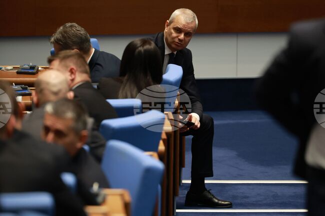 От “Възраждане” искат изслушване на служебни министри заради самолетите на ВВС на САЩ, разположени на летище "Васил Левски" в София