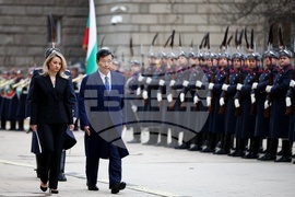 Посланик Чикахиса Суми - акредитивни писма - връчване