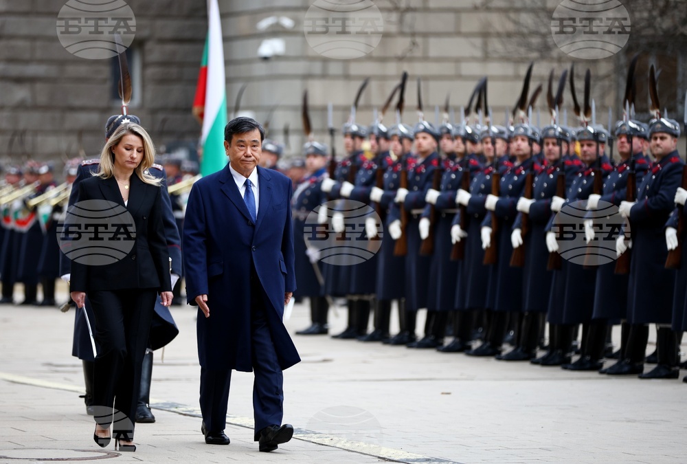 Посланик Чикахиса Суми - акредитивни писма - връчване