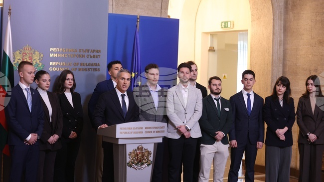 Caretaker Prime Minister Gurov Meets with Students Who Protested against Zhelyazkov Cabinet