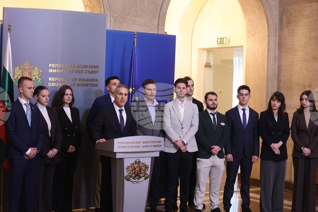 Министерски съвет - Андрей Гюров - студенти - брифинг