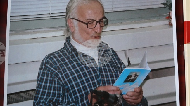 Разград отдава почит на поета, журналист и сатирик Дулинко Дулев със специална изложба в Регионалната библиотека