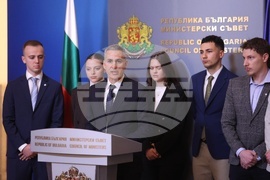 Министерски съвет - Андрей Гюров - студенти - брифинг