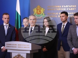 Министерски съвет - Андрей Гюров - студенти - брифинг