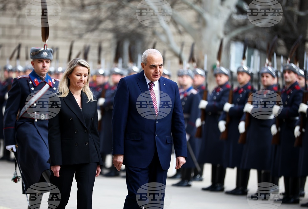 Посланик Ануар Ага - акредитивни писма - връчване