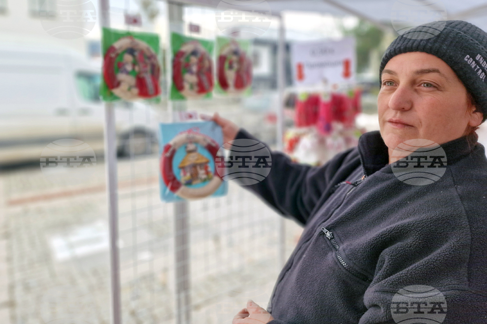 Троян - базар за мартеници