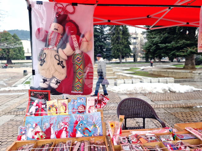 Троян - базар за мартеници