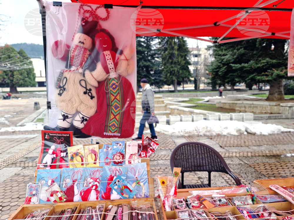 Троян - базар за мартеници