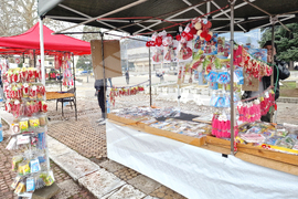 Троян - базар за мартеници