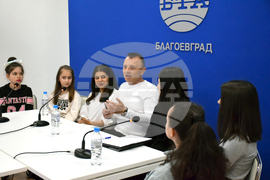 Национален пресклуб на БТА Благоевград - Публичните изяви и децата - среща