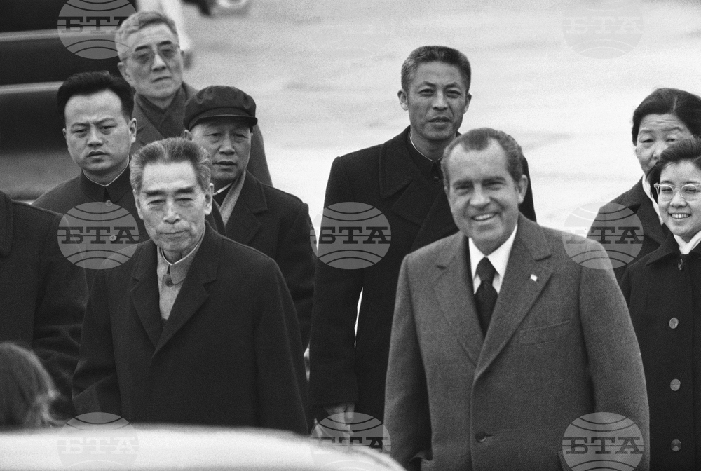 На 22 февруари 1972 г. започват официалните разговори на високо равнище между Ричард Никсън и Мао Дзедун