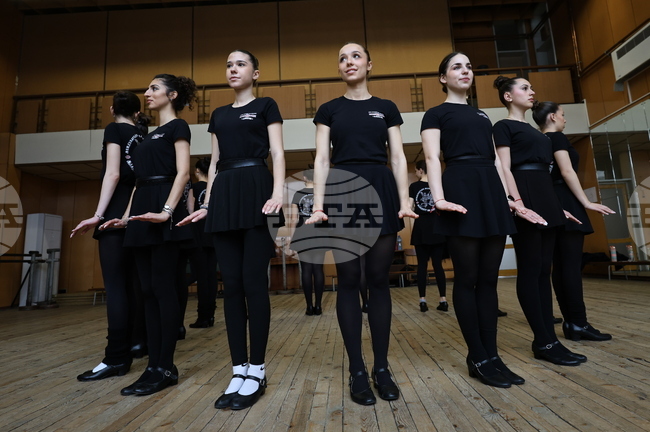 Тридесет и две българчета, живеещи в чужбина, пристигнаха в Пловдив за двудневен майсторски клас с ансамбъл „Тракия“