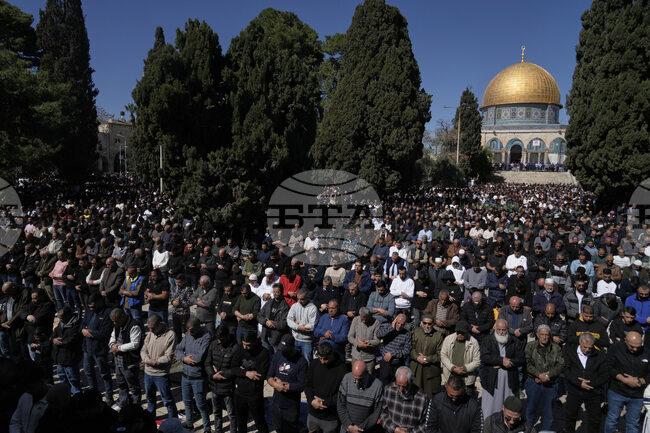 Осемдесет хиляди богомолци присъстваха на първата петъчна молитва през рамазана в Йерусалим