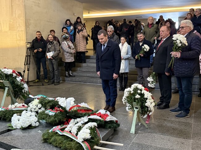 Кметът Пенчо Милков: Свободата днес е в това да бъдем честни, трудолюбиви и единни