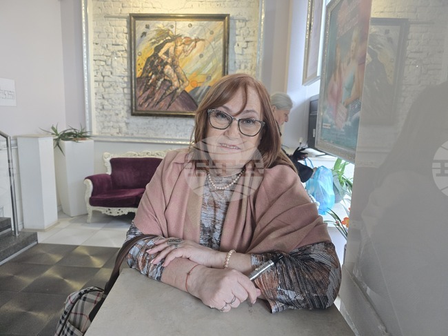 За мен най-голямото признание е това на читателя, каза за БТА поетесата Маргарита Петкова, която днес навършва 70 години