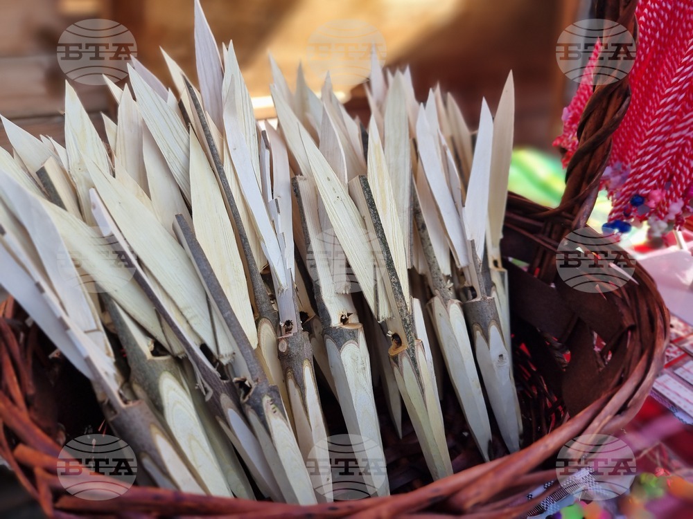 Традициите за Сирни заговезни в Ямболско са свързани с хвърляне на огнени стрели и с кукерски игри