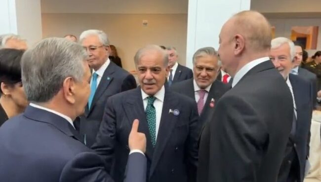 АПП: Премиерът на Пакистан проведе неформални срещи с редица световни лидери в кулоарите на първото заседание на Съвета за мир