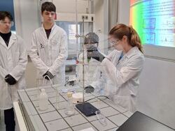 Един от най-разширените STEM центрове в страната беше открит в 91-ва Немска езикова гимназия „Проф. Константин Гълъбов“ в София. Снимка: РУО в София-град