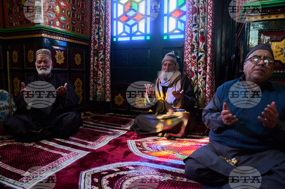 APTOPIX India Kashmir Ramadan