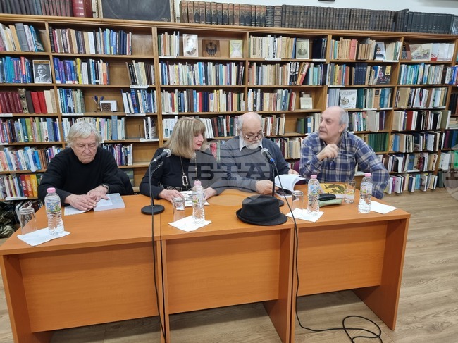 Новият брой на алманаха „Света гора“ представя 30-годишна литературна традиция, каза за БТА редакторът на изданието проф. Сава Василев