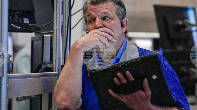 Със загуби започна търговията на Уолстрийт, индексът Nasdaq се насочва към най-големия месечен спад от март 2025 г.