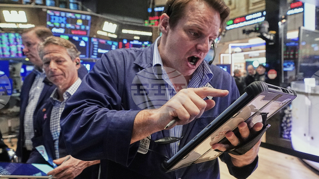 Със загуби започна търговията на Уолстрийт заради опасения от продължителен конфликт в Близкия изток