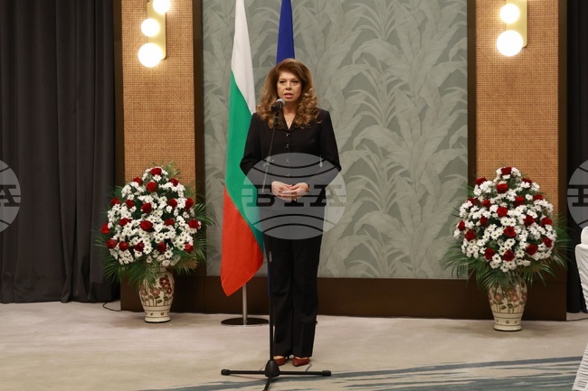 Няма значение в какъв храм се молиш, стремленията на човешкото сърце са едни и същи, каза Илияна Йотова на вечерята ифтар по случай Рамазан