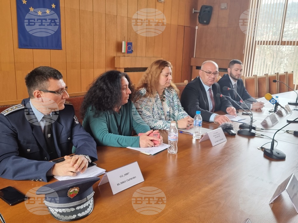 В Областната администрация във Велико Търново пристигнаха 207 400 хартиени бюлетини, утвърдени от Централната избирателна комисия