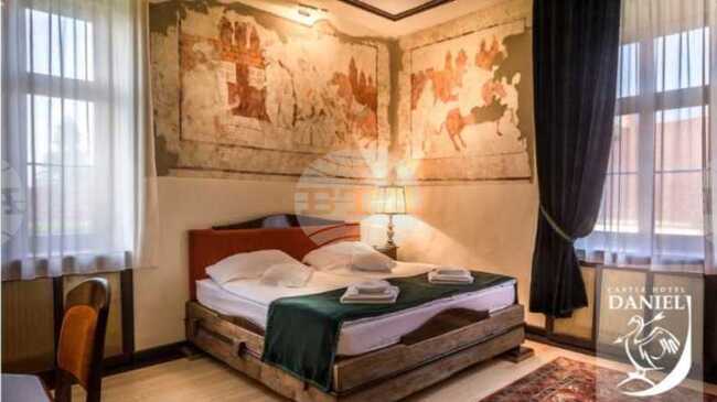 Аджерпрес: Замъкът "Даниел" в Талишоара е украсен с фрески, изобразяващи живота на местната аристокрация, подобни на днешните стилове в социалните мрежи